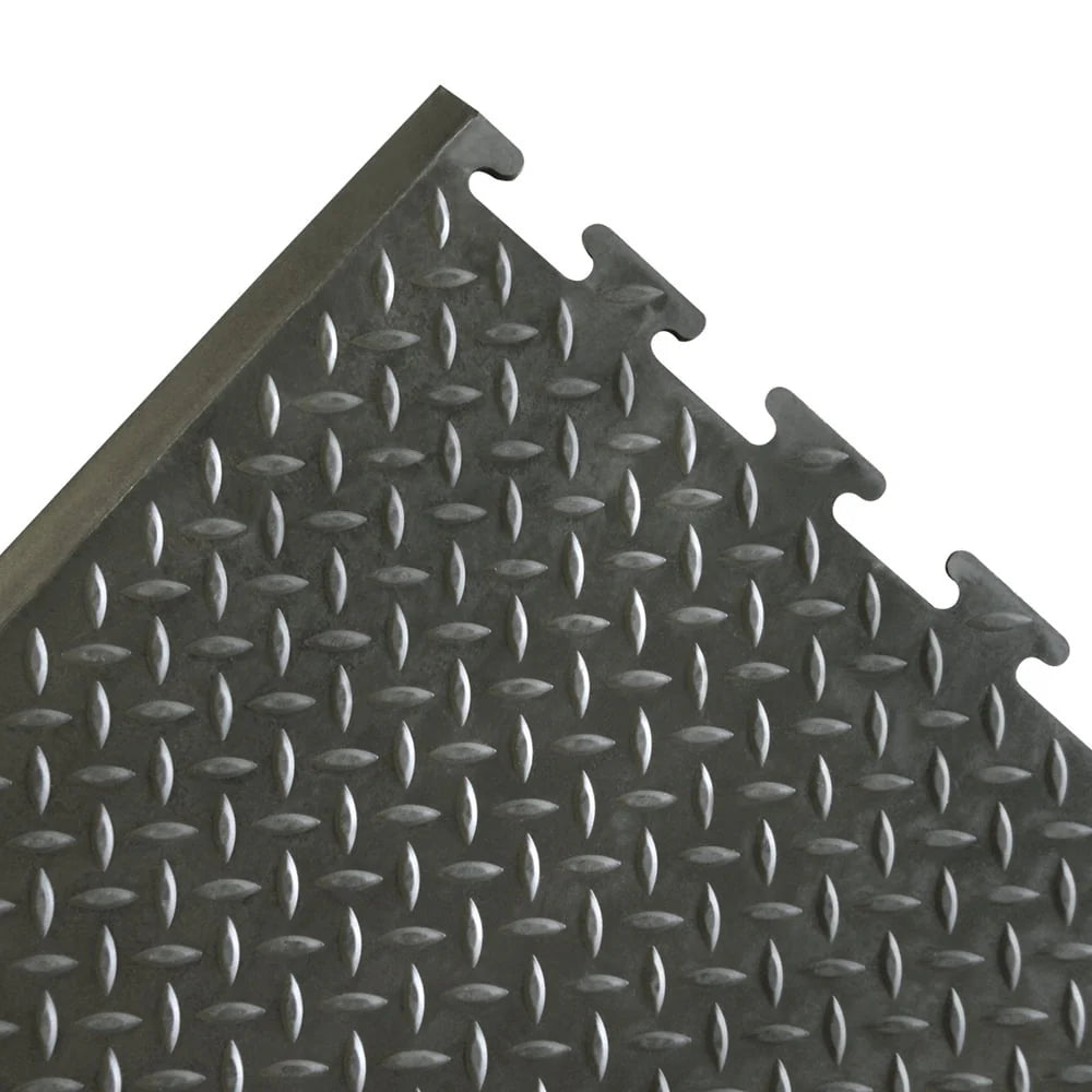 Rubber-Cal "Foot-Rest" Interlocking Anti-Fatigue Floor Mat - 1/2 in x 28 in x 31 in - Center Tile
